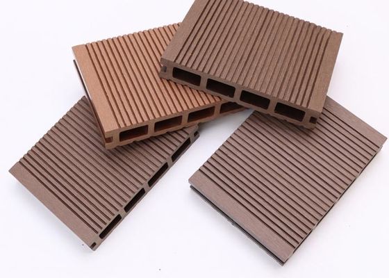 Блокировка украшая 3D выбивая украшать WPC составной кроет пластиковый настил черепицей