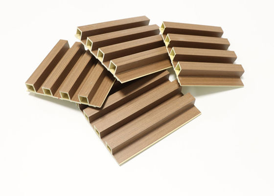 Панель стены PVC внутренняя WPC деревянной каннелюры зерна крытой для украшения