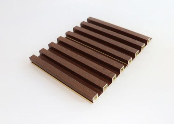 Панель стены PVC внутренняя WPC деревянной каннелюры зерна крытой для украшения