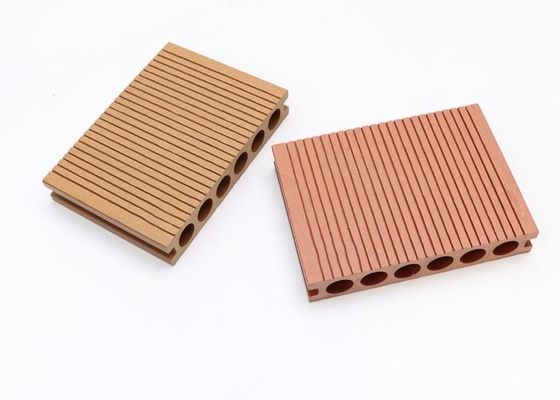 Деревянный настил WPC текстуры украшая доски палубы на открытом воздухе древесины пластиковые составные