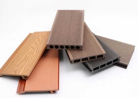 Деревянный настил WPC текстуры украшая доски палубы на открытом воздухе древесины пластиковые составные