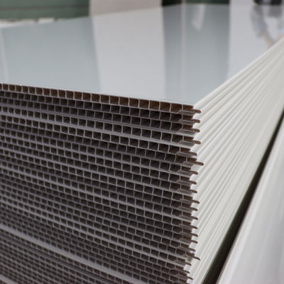 ПВХ-панели для стен ванной комнаты с текстурированной поверхностью