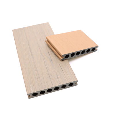 Устойчивая наружная стена WPC Внешняя водонепроницаемая композитная древесина для долгосрочного использования на открытом воздухе