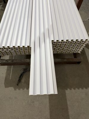 Индивидуальная экологичная внутренняя нерегулярная решетчатая стеновая панель из ДПК 160x24