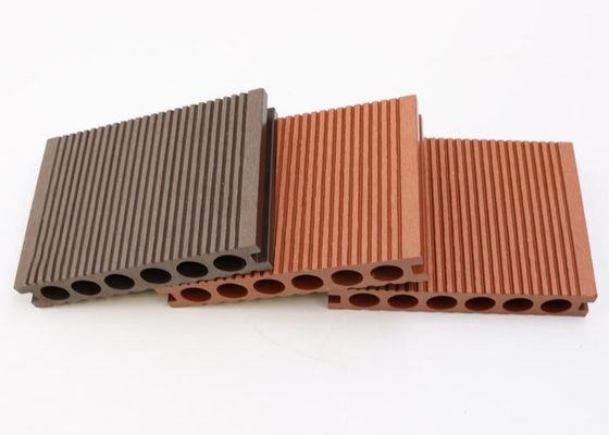 Блокировка украшая 3D выбивая украшать WPC составной кроет пластиковый настил черепицей