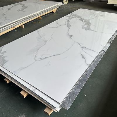 Высокая блестящая мраморная текстура WPC Стенная панель Бамбук древесный уголь Фанера PVC мраморный лист